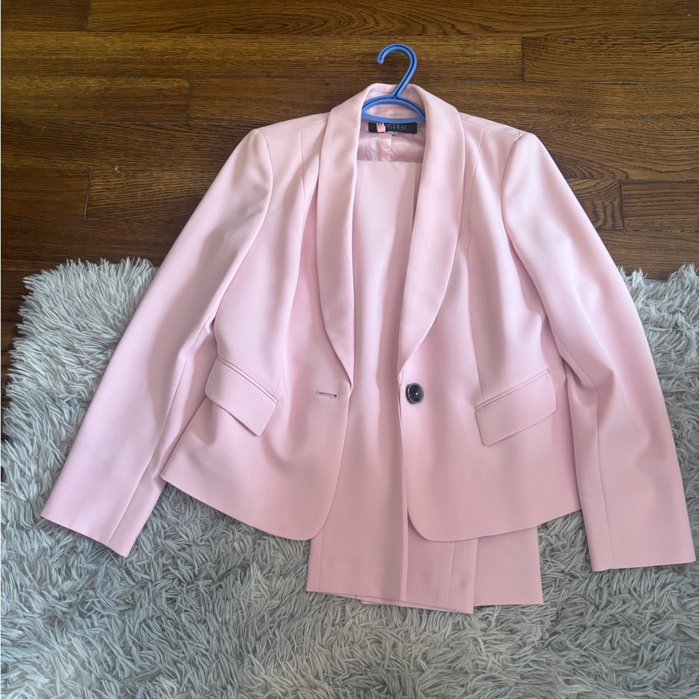 Woman’s suit for all events